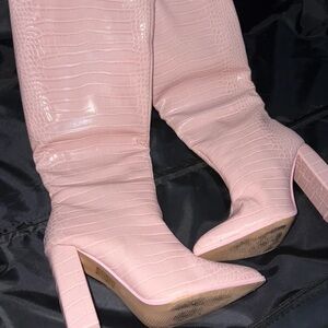 Elegant Pink Croc-Embossed Heeled Boots